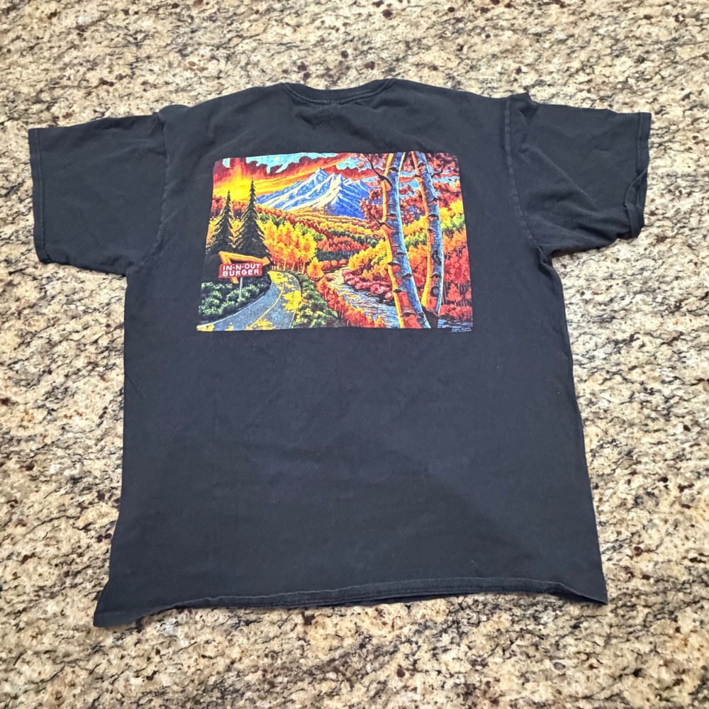 In-N-Out Burger Colorado Graphic T-Shirt Mens Large Black Mountain Scene Tee